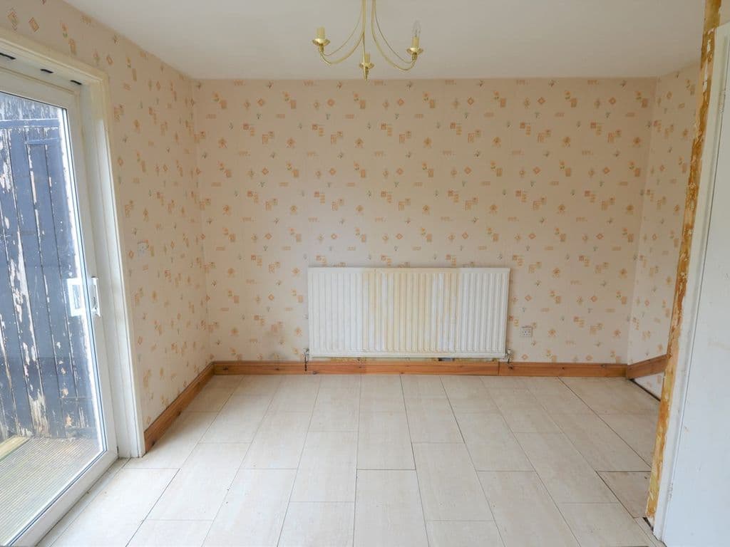 Another view of the kitchen diner. Grubby, but lots of potential to be a great room. 